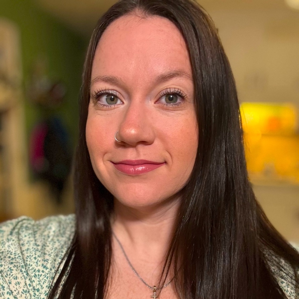 Meet your Posher, Olivia